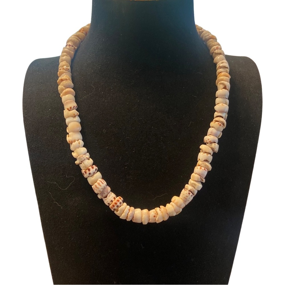 Vintage Pukka Shell Necklace with barrel clasp